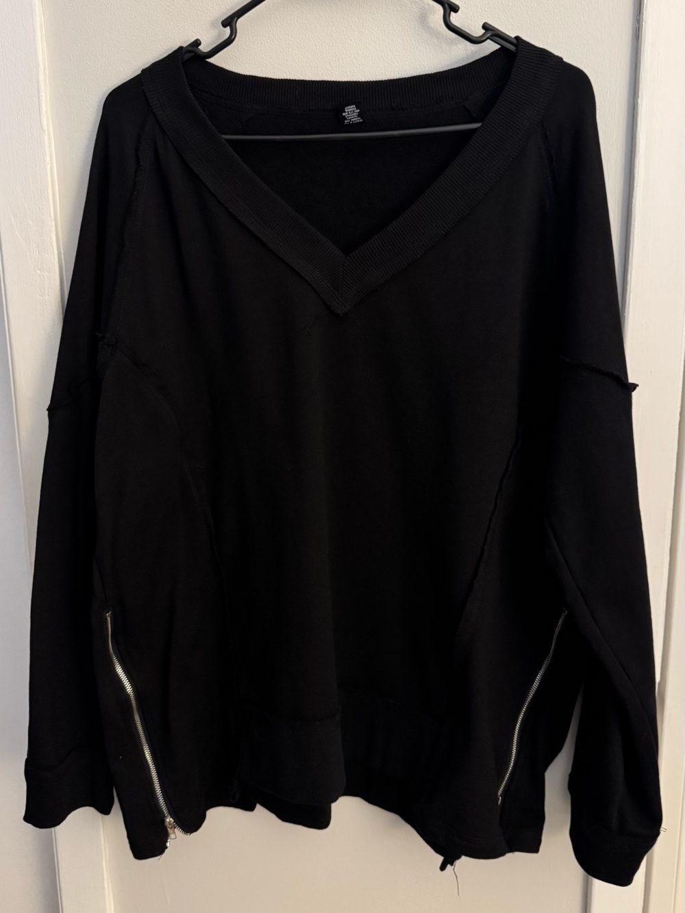 Caracilia Black Oversized V-Neck Sweatshirt Size L Side Zip Raw Seam